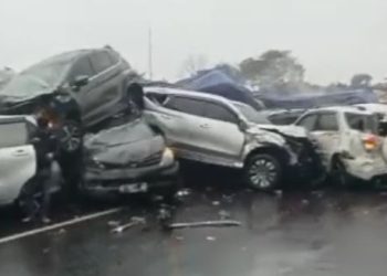 Kecelakaan Beruntun Tol Cipularang, Korban Terjebak Mobil