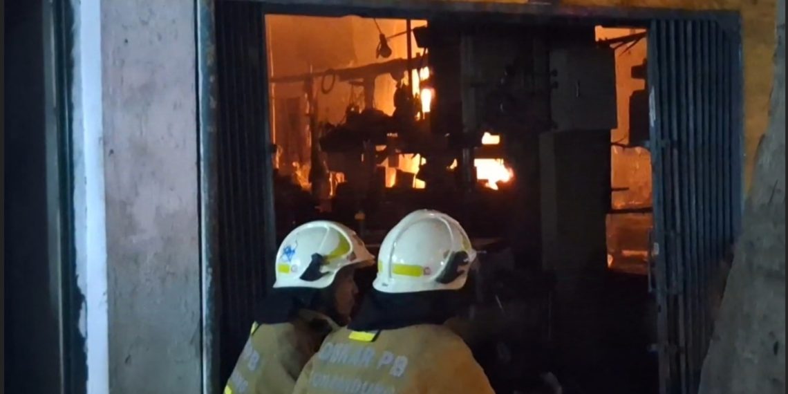 bengkel terbakar