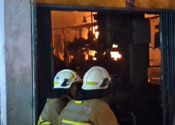 bengkel terbakar