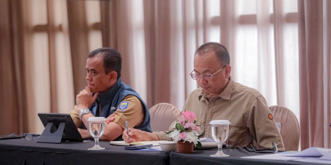 sampah pasar caringin