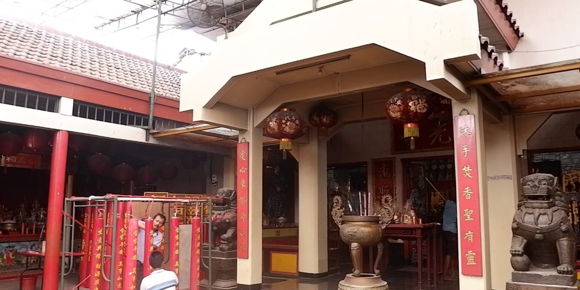 Jelang Imlek Vihara