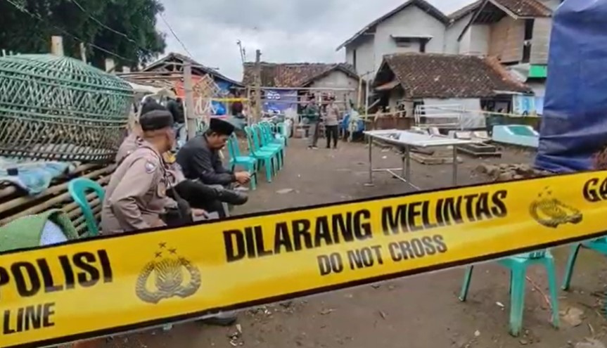 ekshumasi pria pacet