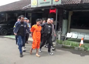 polisi gadungan