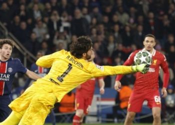 Liverpool Menang atas PSG, Slot Puji Aksi Heroik Alisson