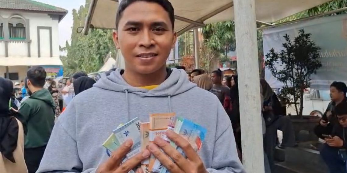 uang baru