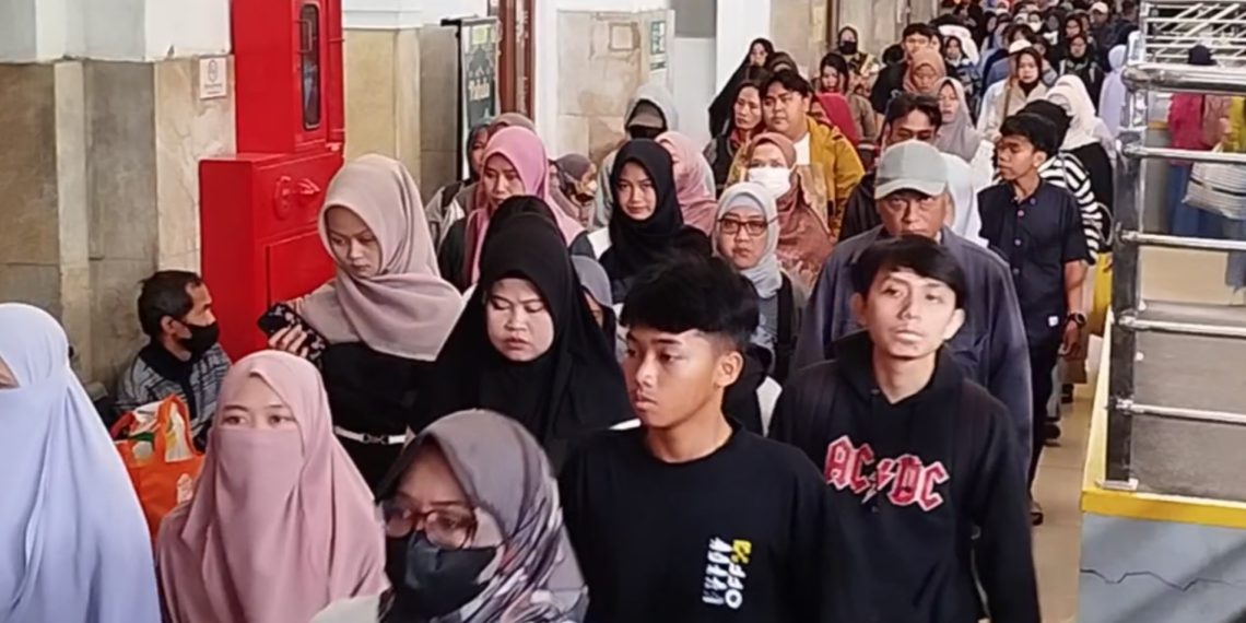 pemudik stasiun