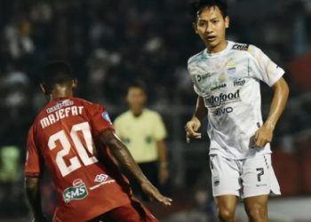 Semen Padang Unggul 1-0 atas Persib di Babak Pertama