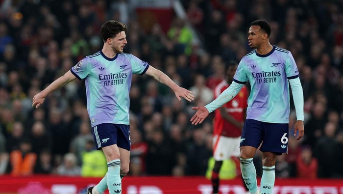Arsenal Tertinggal Jauh, tapi Belum Menyerah