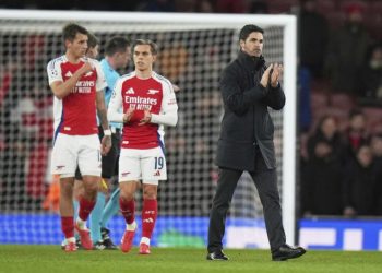 Arsenal di Persimpangan Musim