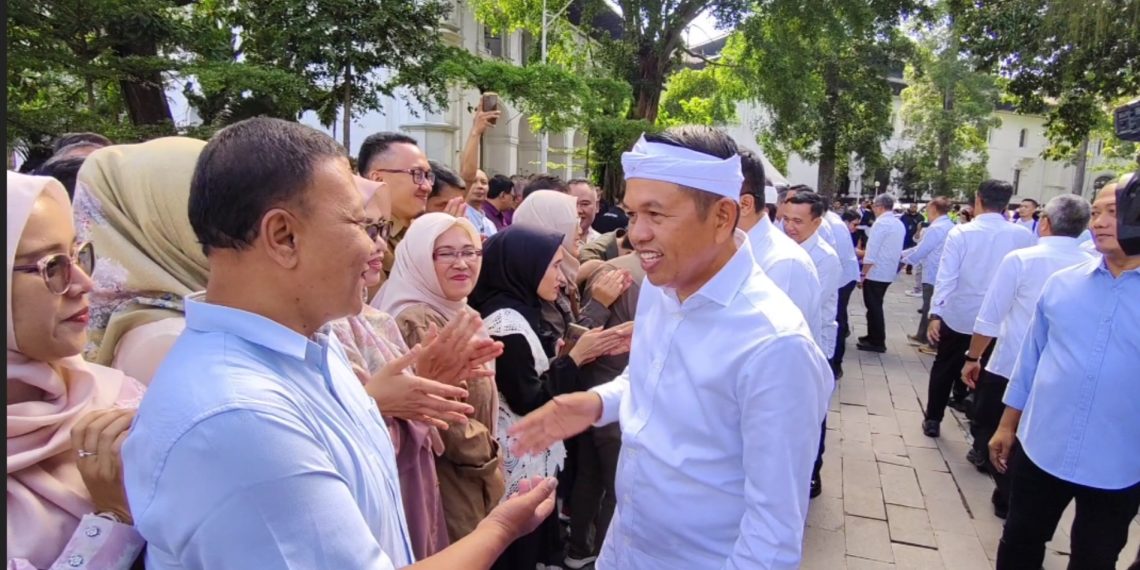 Bupati Lucky Hakim