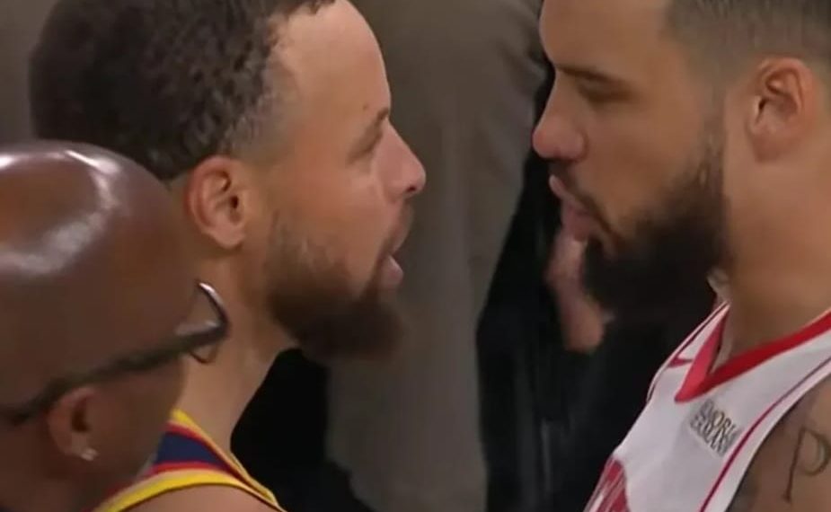 Curry vs Brooks, Pertandingan Warriors vs Rockets Brutal