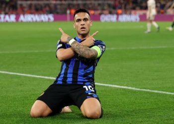 Lautaro Martinez bobol gawang Bayern Munich. (Foto: Getty Images/Alex Grimm)