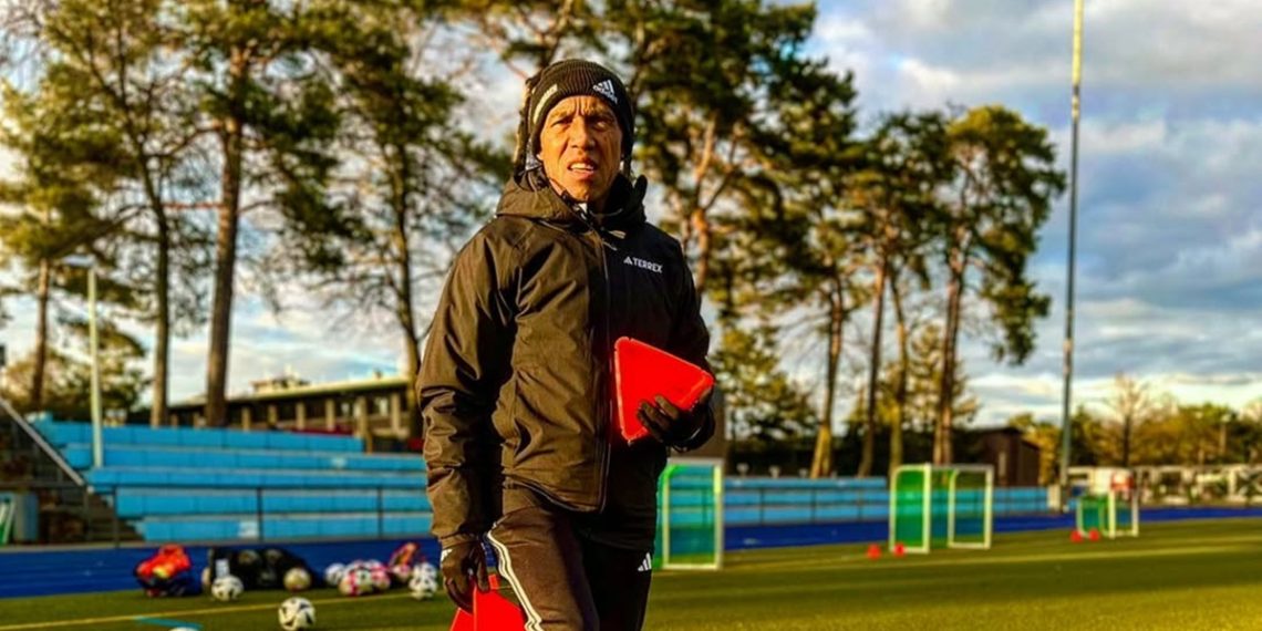 Gaji Simon Tahamata di Timnas Indonesia