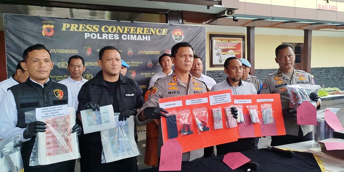 produksi uang palsu