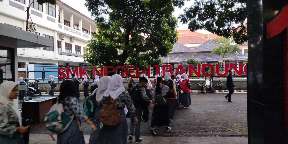 Jam Masuk Sekolah
