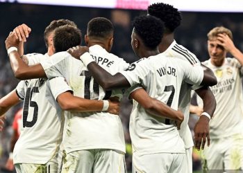 Momen selebrasi Kylian Mbappe dalam pertandingan sepak bola Liga Spanyol antara Real Madrid vs Osasuna di Stadion Santiago Bernabeu di Madrid pada 19 Agustus 2025. (Foto oleh Javier SORIANO / AFP)(AFP/JAVIER SORIANO)