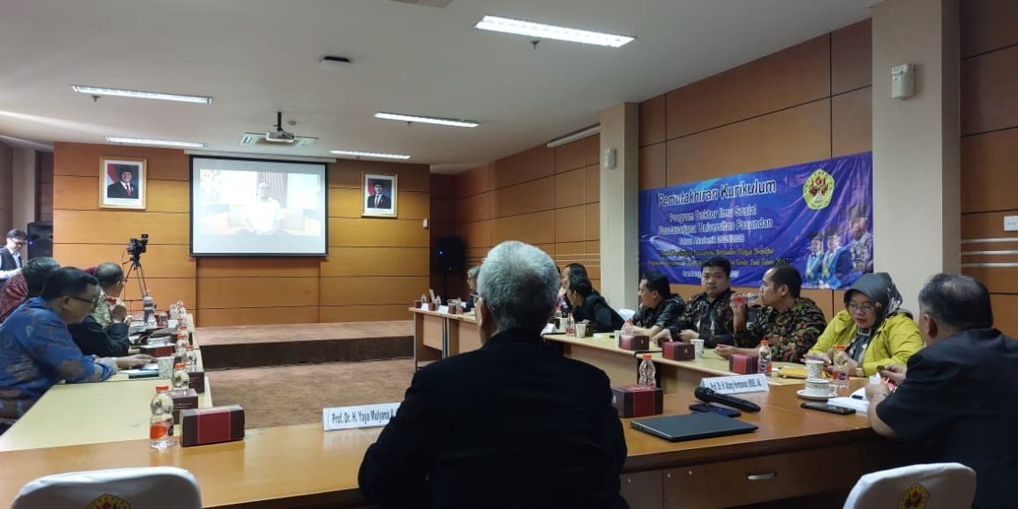 Unpas Gelar FGD Pemutakhiran Kurikulum Program Doktor Ilmu Sosial
