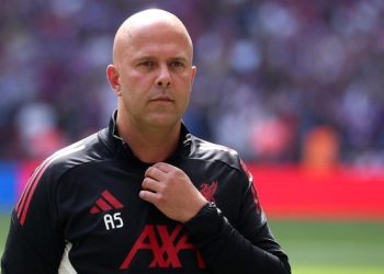 Arne Slot mengutuk aksi rasial di Anfield. (Foto: REUTERS/Toby Melville)