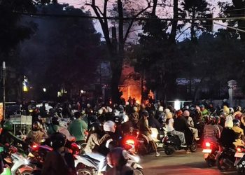 unjuk rasa DPRD