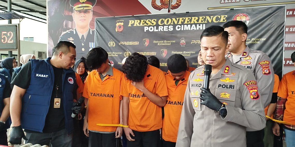 rumah produksi tembakau sintetis