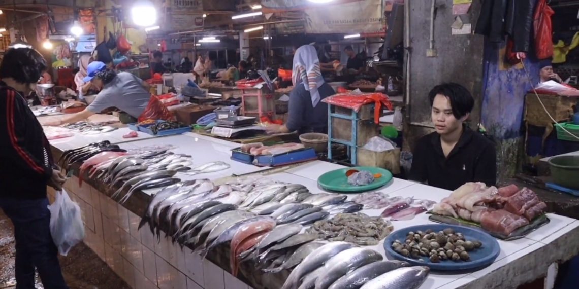 Harga Ikan Laut di Pasar Kosambi Melonjak Akibat Cuaca Buruk