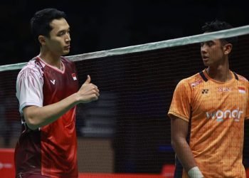Pebulu tangkis tunggal putra Indonesia, Jonatan Christie dan Alwi Farhan, pada semifinal Korea Open 2025 di Suwon Gymnasium, Sabtu (27/9/2025). (PBSI)