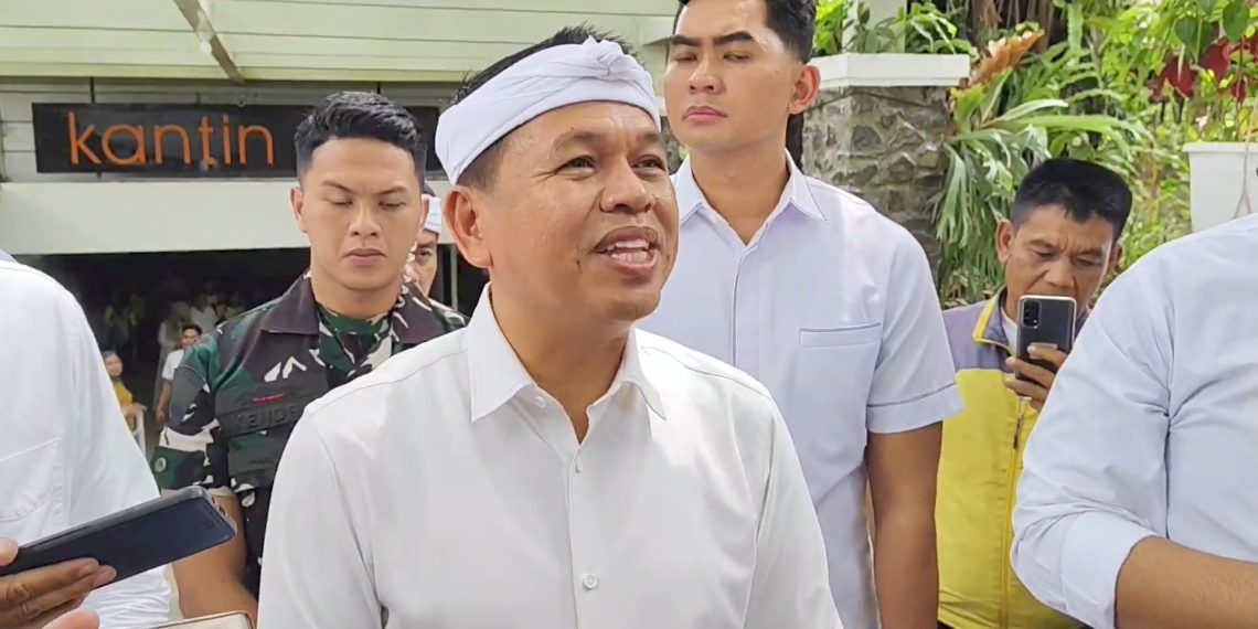 Gubernur Jabar Dedi Mulyadi Dukung Pembongkaran Teras Cihampelas. Dinilai merusak estetika dan ganggu ekonomi pedagang setelah 8 tahun dibangun Ridwan Kamil. (Uby/pasjabar)