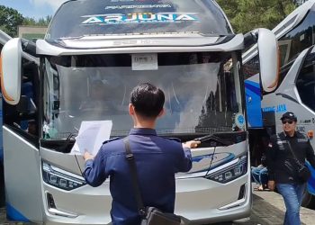 Bus Pariwisata
