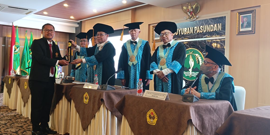 Sidang doktor Unpas Irvan Risma