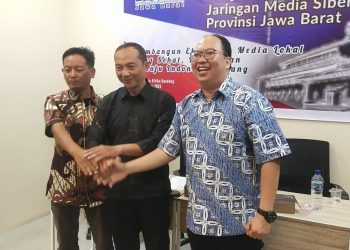 Sony Fitrah Perizal (tengah), secara akamasi terpiih Kembali sebagai Ketua JMSI Jawa Barat periode 2025-2030. (pasjabar)