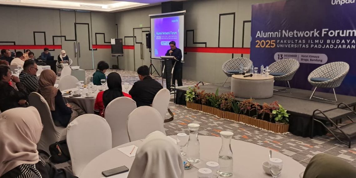 Alumni Network Forum 2025 FIB Unpad sukses digelar. Ajang merawat silaturahmi ini fokus pada penguatan employer reputation untuk mendorong Unpad menuju QS World University Ranking 300. (Ist)