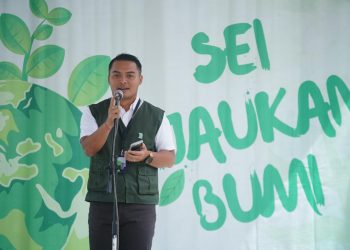 SEI Hijaukan Bumi Tanam Pohon Bandung kumpulkan 1.000 bibit sebagai pengganti karangan bunga perayaan hari jadi. Program ini didukung PT Len Industri, BNI, dan BTN. (Ist)