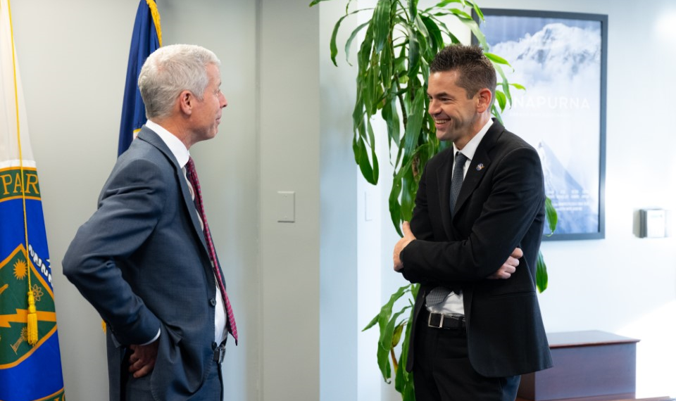 NASA bangun reaktor nuklir