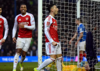 Penyerang Arsenal Gabriel Martinelli (kanan) merayakan keberhasilannya mencetak gol ke gawang Portsmouth pada pertandingan babak ketiga Piala FA di Stadion Fratton Park, Portsmouth, Minggu (11/1/2026) waktu setempat. (arsenal.com)