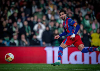 Penyerang Barcelona Ferran Torres mencetak gol ke gawang Racing Santander pada pertandingan 16 besar Piala Raja di Stadion El Sardinero, Santander, Kamis (15/1/2026) waktu setempat. (x.com/FCBarcelona)
