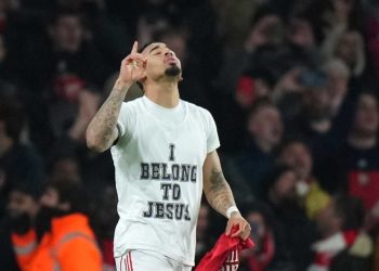 Pemain Arsenal, Gabriel Jesus, merayakan gol keempat timnya dalam pertandingan Liga Inggris melawan Aston Villa, Rabu (31/12/2025). (c) AP Photo/Alastair Grant