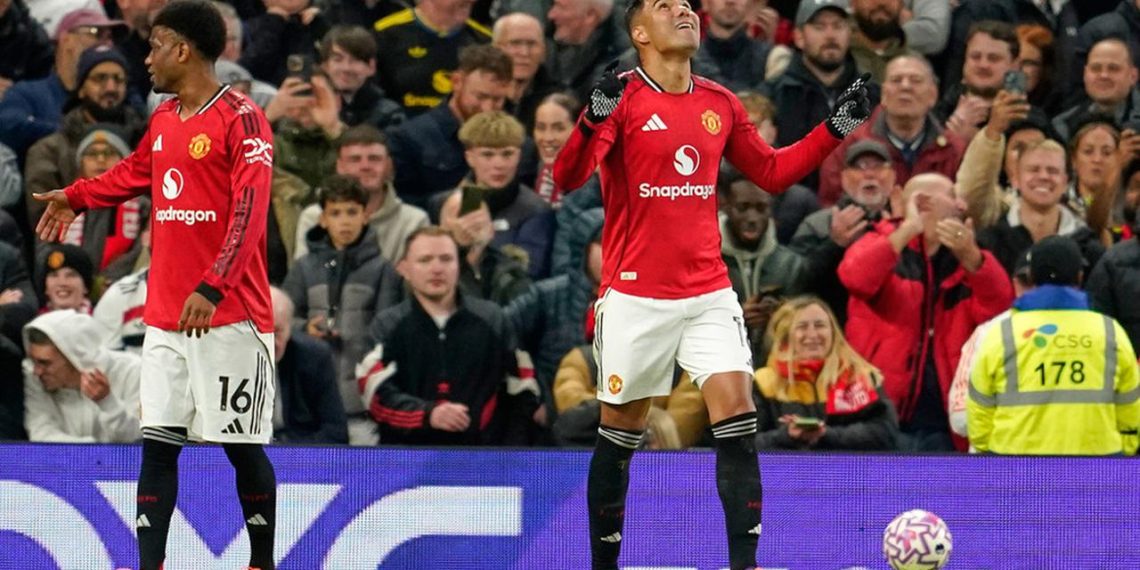 Casemiro bersinar di laga Man Utd vs Fulham. (AP Photo/Dave Thompson)
