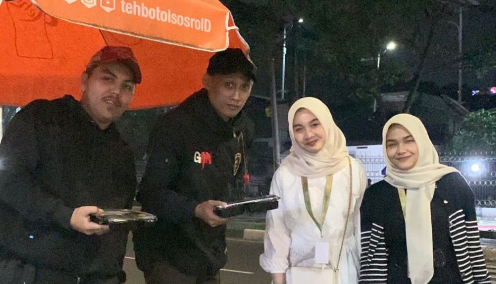 Menjemput Fajar dengan Kebaikan: Bandung Care Hadirkan Kehangatan Sahur di Masjid Pusdai