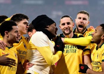 AC Milan sikat Bologna 3-0 dan menempel Inter Milan di puncak Serie A. (REUTERS/Daniele Mascolo)