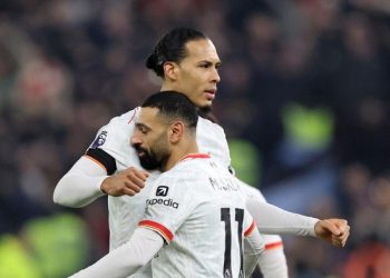 Virgil van Dijk dan Mohamed Salah. (Foto: Getty Images/Catherine Ivill - AMA)