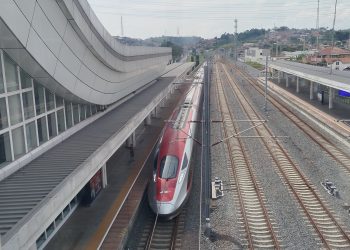 Arus Balik, Ribuan Penumpang Serbu Stasiun Kereta Cepat Padalarang
