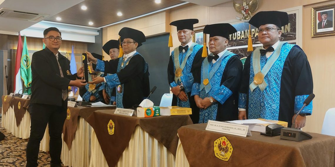 Irfan Achmad Musadat Raih Gelar Doktor Manajemen Pascasarjana Unpas, Teliti Faktor Keuangan Perbankan