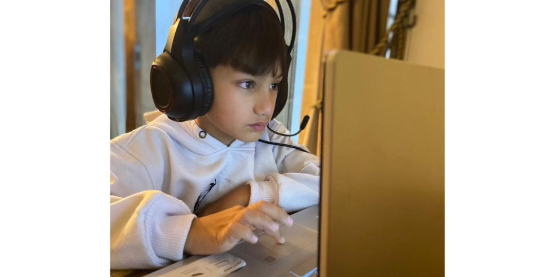 Kelvin Narendra Buktikan Disleksia dan ADHD Bukan Penghalang, Raih Penghargaan Coding Internasional