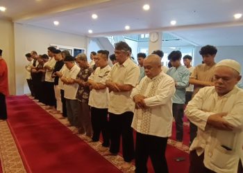 shalat gaib tokoh Iran Khomeini