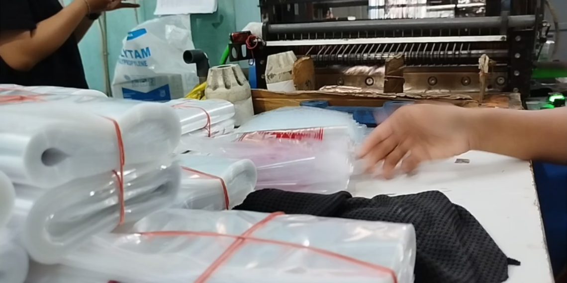 bahan baku plastik