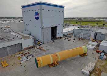 roket NASA ke bulan